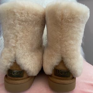 New Ugg classic Sherpa cuff